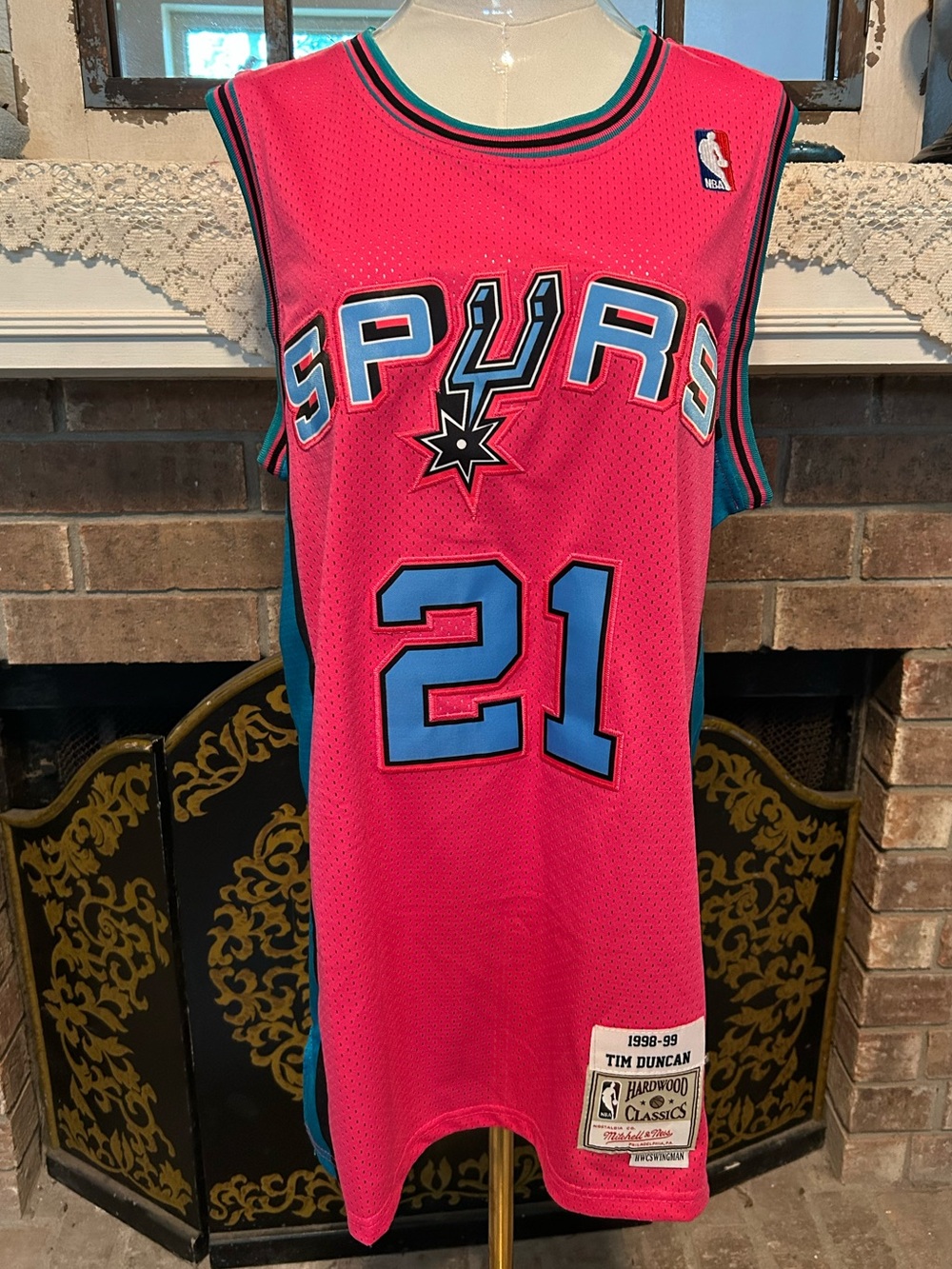 SPURS TIM DUNCAN Pink 1998-99 Mitchell & Ness Pink Hardwood Classics Jersey 40 M